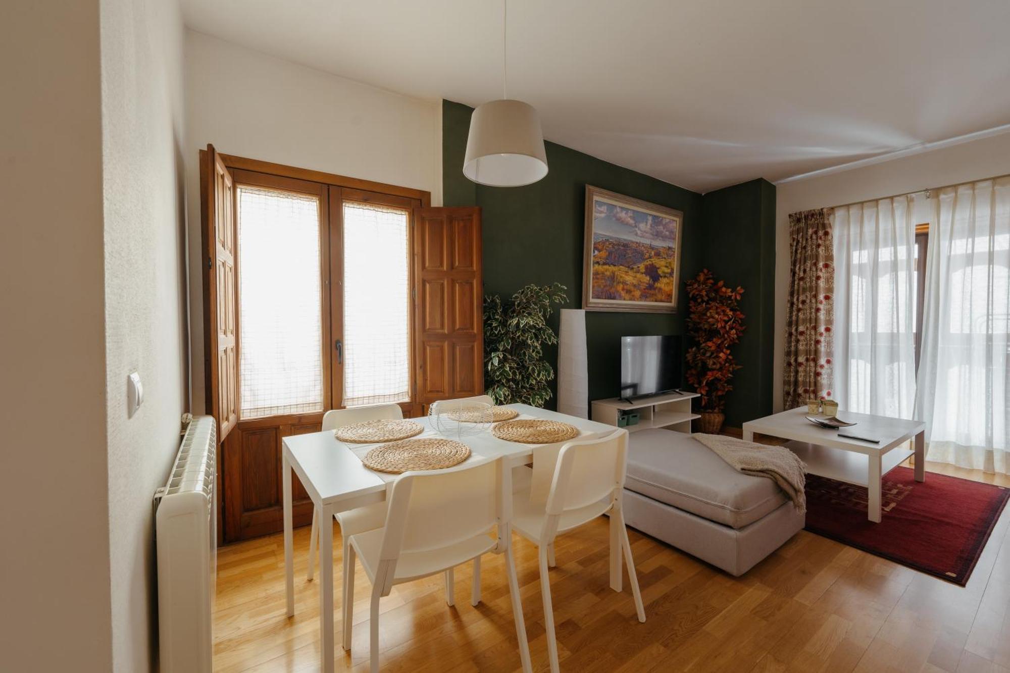 Serranos Apartament *